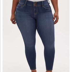 Torrid JEGGING- SUPER STRETCH MEDIUM WASH